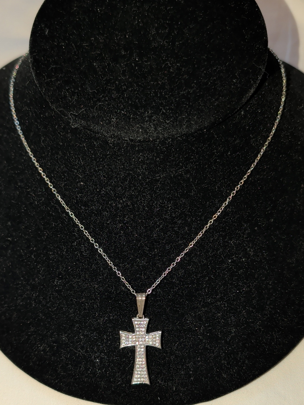 (#347) Elegant Silver-Tone Pavé Crystal Cross Pendant Necklace